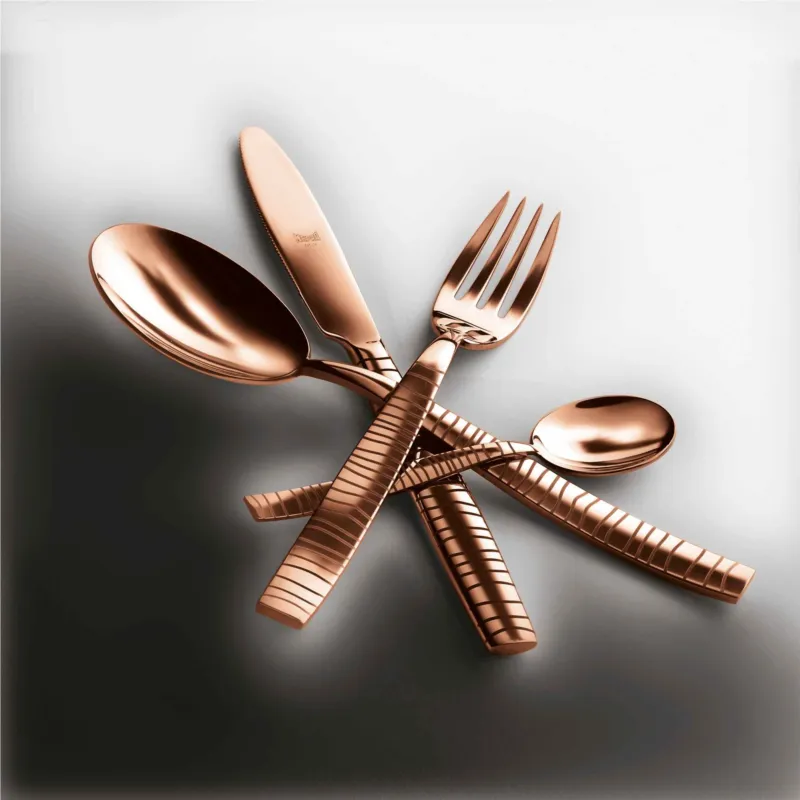 Esclusivo Servizio 39 pezzi tigre Tigre Bronzo in Acciaio Inossidabile, colore Bronzo, Lavorazione della supperficie con impiantazione di Titanio PVD MEPRA S.p.a.