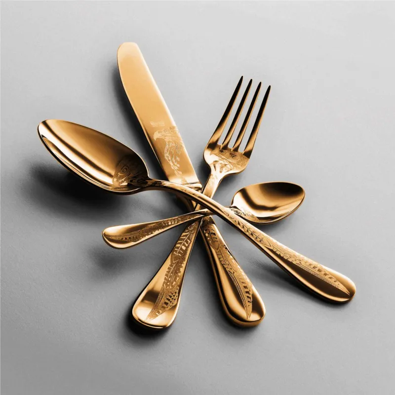 Subito Disponibile Servizio 51 pezzi Caccia Oro in Acciaio Inossidabile, colore Oro, Lavorazione della supperficie con impiantazione di Titanio PVD MEPRA S.p.a.