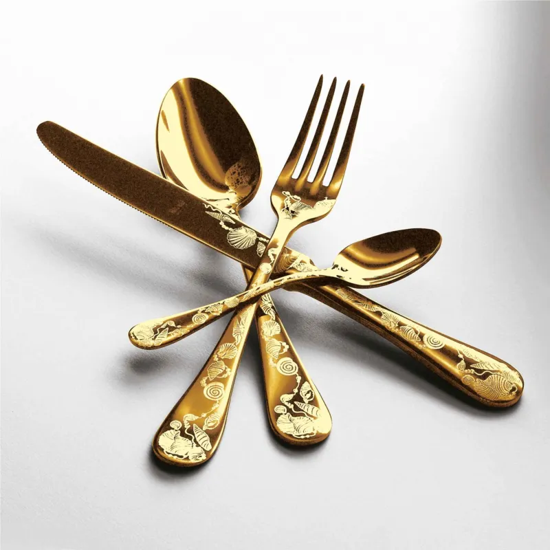Vendita Finale Servizio 39 pezzi Venere Oro in Acciaio Inossidabile, colore Oro, Lavorazione della supperficie con impiantazione di Titanio PVD MEPRA S.p.a.