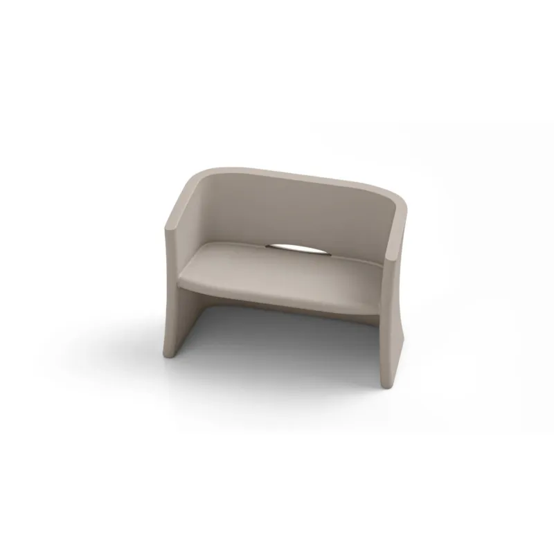 Divano ,Struttura Leggera e Robusta di Design BREEZE Dimensioni 116x58x h 80 cm -peso 20 kg Linee accoglienti, forme arrotondate colore Ambra Lyxo Design Prezzo Basso