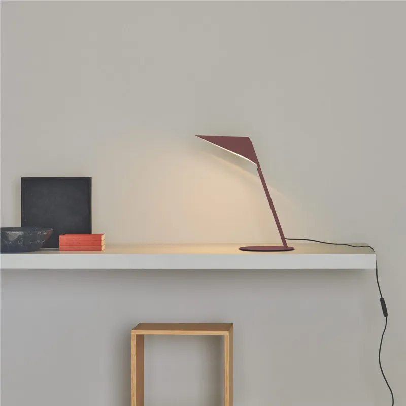 Compra Online Lampada da Tavolo in Metallo GONG WORK Diametro 23x h 40 cm 1 lampadina LED 5W G9 colore COGNAC Vesta