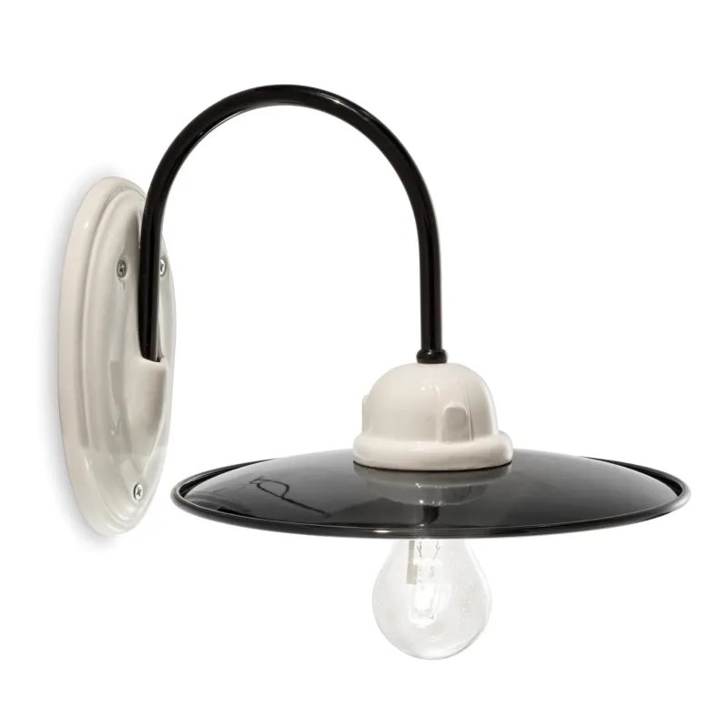 Acquista Ora Applique da parete in stile classico con paralume in ceramica POTENZA Dimensioni 25x28x h 21 cm peso 1,15 kg - Attacco Lampada E 27 Ferroluce