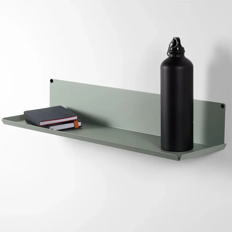 Mensola in metallo Fly-K è una mensola in metallo da muro Minimal Dimensioni 60x15x h 10 cm Portata massima 15 kg costituita da un unico elemento in acciaio verniciato verde ral 150 60 10 D-segno Home Office Scelto Dai Clienti