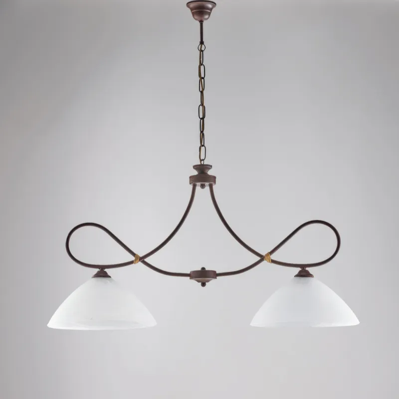 Compra Oggi Stesso Lampadario Dallas in ferro laccato nero con decorazione ruggine e vetri alabastro bianchi 2 luci, altezza 50 Cm, Cavo allungabile fino a 110 Cm, larghezza 92 Cm Be Light
