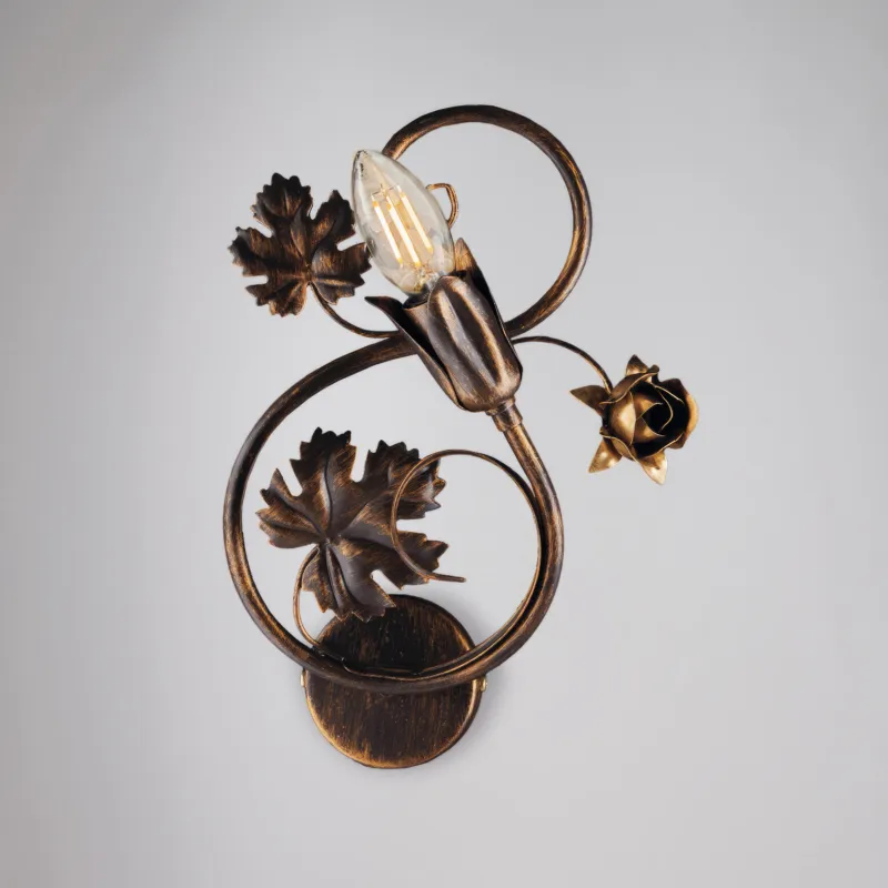 Applique Iris in ferro laccato marrone con decorazione oro 1 luce , altezza 30 Cm, larghezza 21 Cm Be Light Super Prezzo