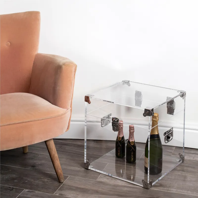 Promozione Esclusiva Baule in Cristallo Comodino , tavolinetto acrilico con finiture e cerniere in acciaio cromato Houdini 40x40x 40 h cm Spessore 10 mm Vesta