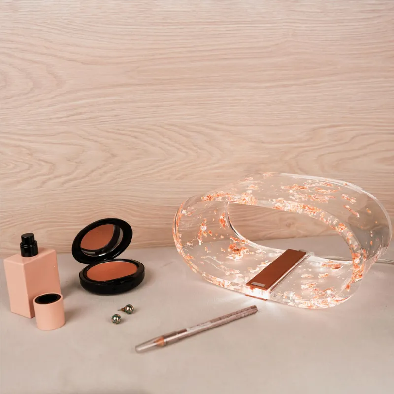 lampada piccola future rame, dimensioni 19,5x11xH10 cm, spessore 10 mm Vesta Occasione