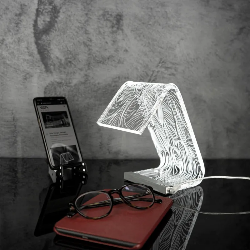 Abat-Jour Lampada da tavolo in cristallo acrilico tagliato al laser C-LED PIUMA 11x17xh19 cm - 1,9 W-24 V struttura in Plexi Vesta Prezzo Basso