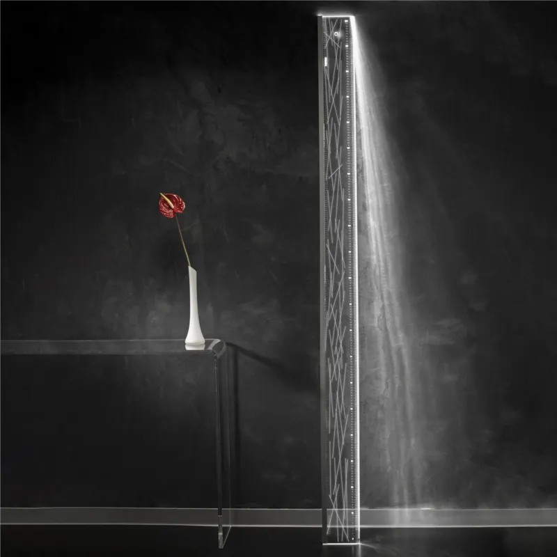 Lampada da Parete Righello dimensioni 14x10xh 204 cm spessore 10 mm trasparente Vesta Non Perdere