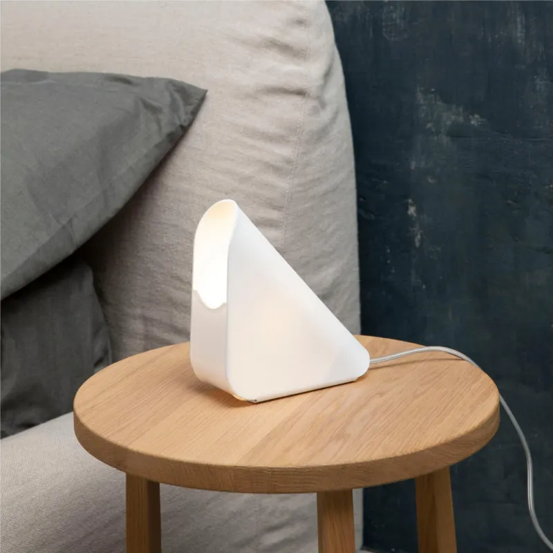 Lampada da tavolo in cristallo acrilico SHELL Piccola 7xh9 cm Lampada E14 40 W con filo plexiglas finitura Bianco satinato Vesta Compra Online