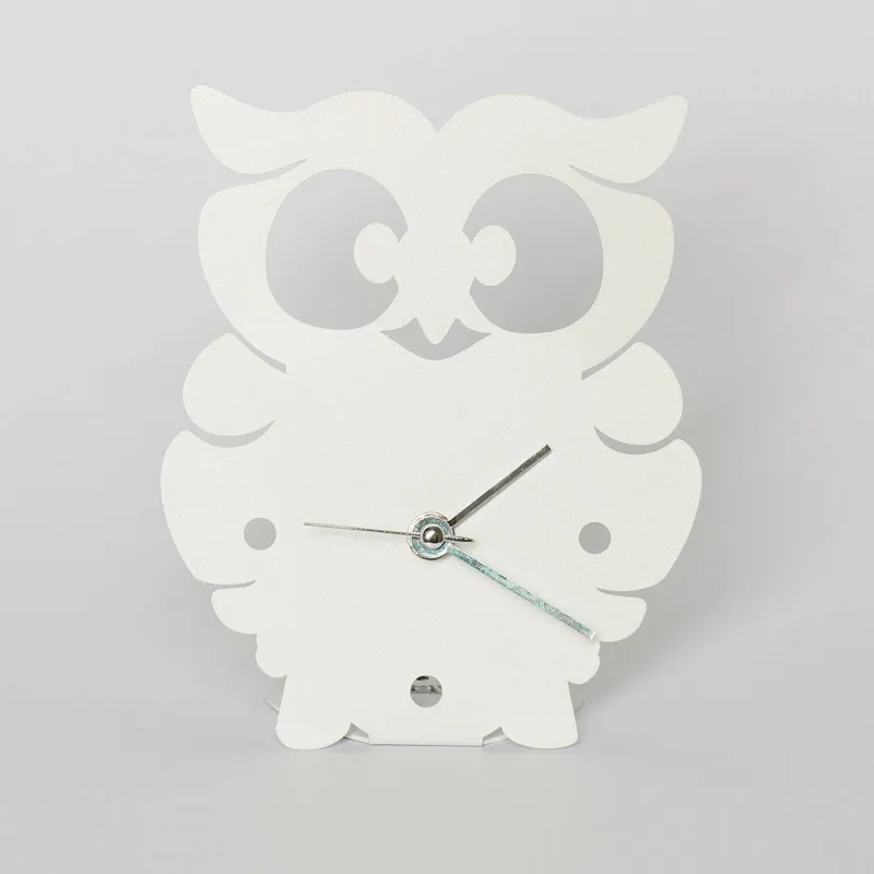 Promozione Orologio Gufetto in metallo verniciato , Dimensioni 13xh16 cm colore Bianco Neve Arti e Mestieri