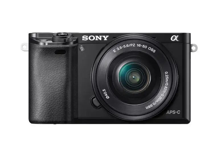 Sony Alpha 6000L, fotocamera mirrorless con obiettivo 16-50 mm, attacco E, sensore APS-C, 24.3 MP Solo Oggi