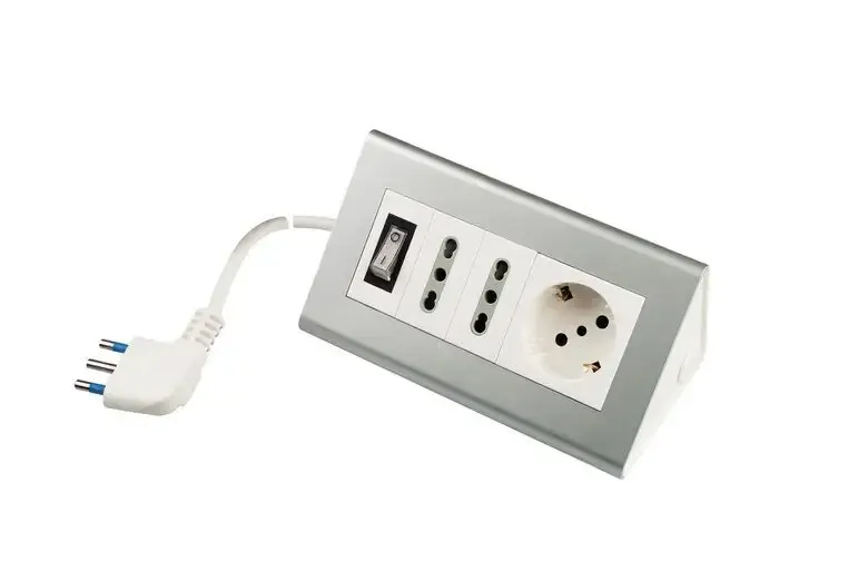 Poly Pool PP2590 prolunghe e multiple 2 m 3 presa(e) AC Interno Grigio, Bianco Scelto Dai Clienti