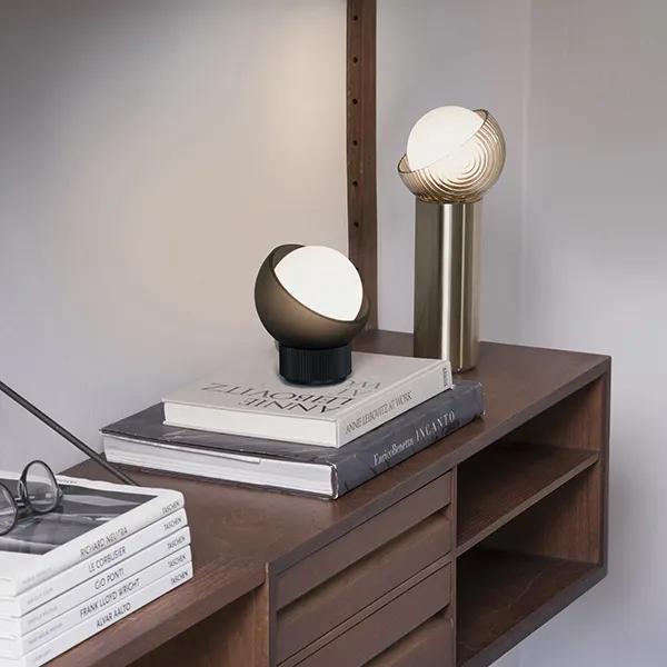 Bloom lampada da tavolo moderna Quantità Limitata
