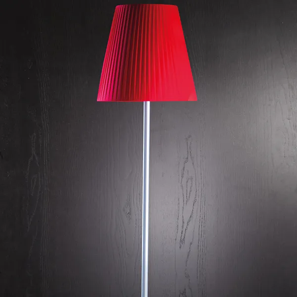 Offerta Semplice lampada da terra elegante