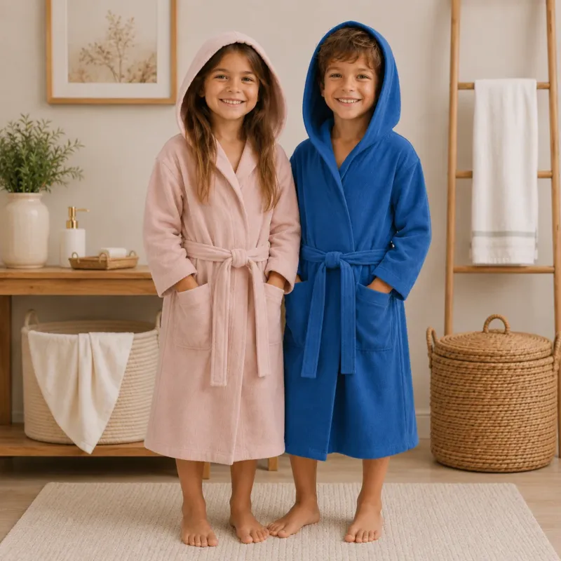 Novità Accappatoio Bambino con Cappuccio in Spugna di Cotone leggero Compact Maè 270 gr/m² - maè via roma 60